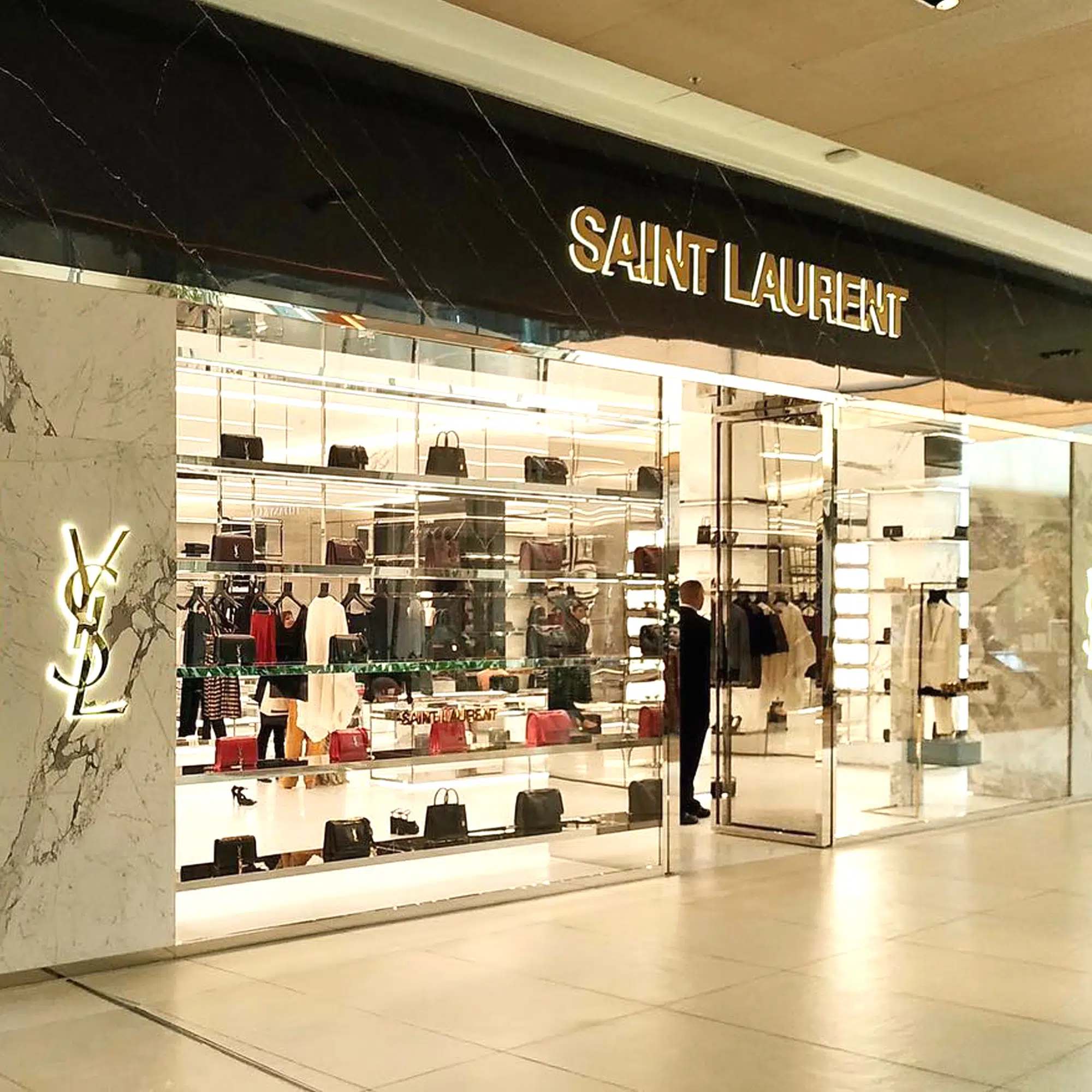 YSL Yves Saint Laurent Village Mall RJ fachada